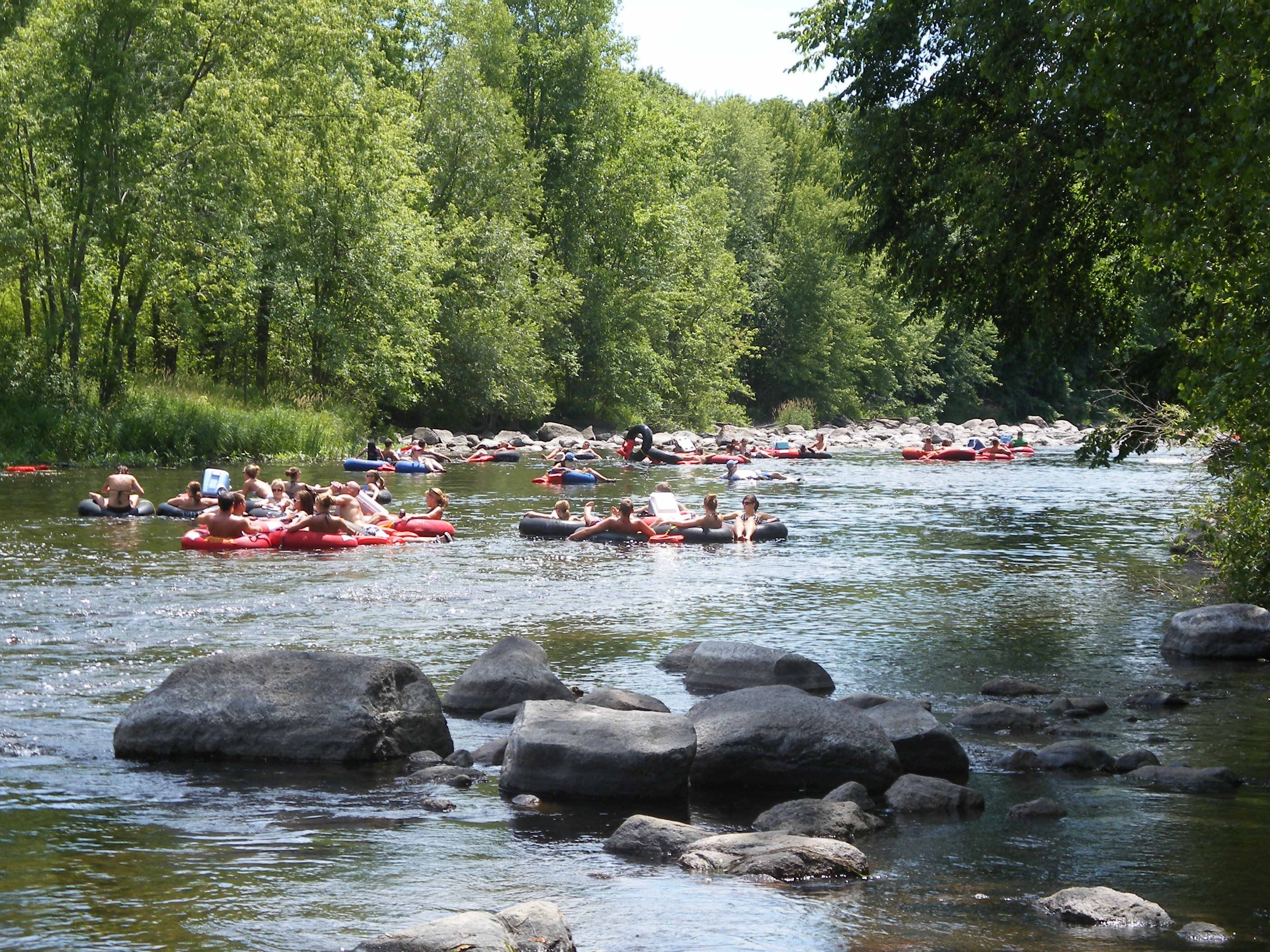 Things To Do In New London, WI Wolf River Tubing New London
